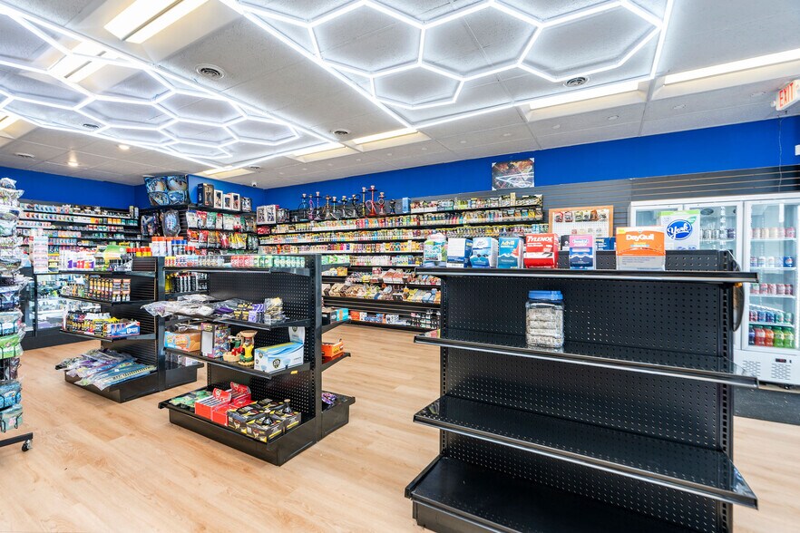 More Photos Of 902 Richmond Ave, Staunton General Retail For Sale
