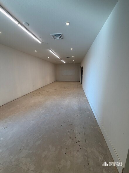 More Photos Of 5000 Goodman St, Timnath Showroom For Sale