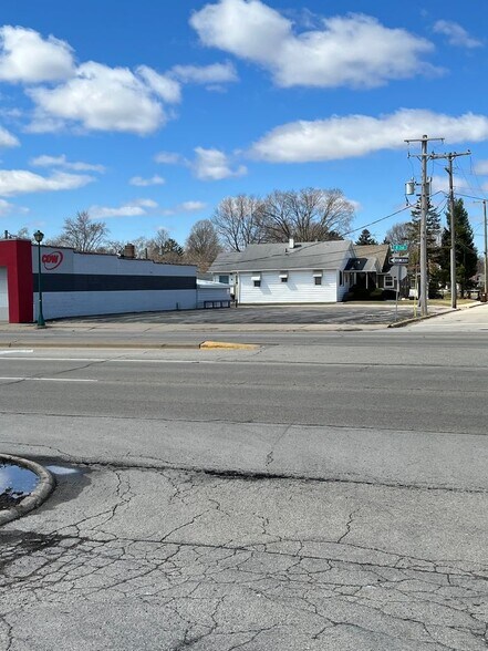 More Photos Of 5642 N 2nd St, Loves Park Office For Lease