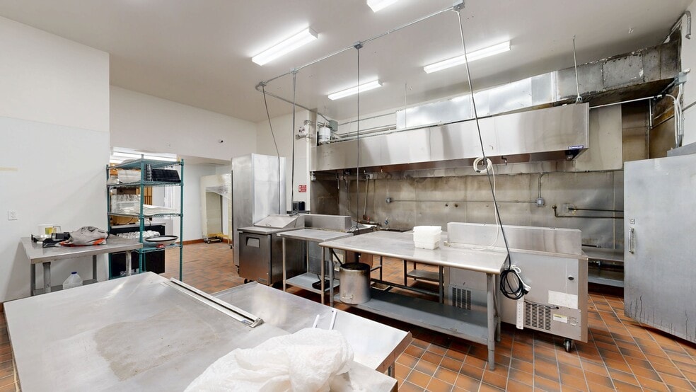 More Photos Of 355-357 Grand Ave, Oakland Storefront Retail Office For Lease