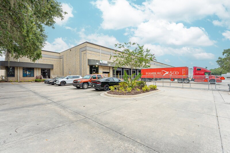 More Photos Of 7105-7125 New Tampa Hwy, Lakeland Warehouse For Lease
