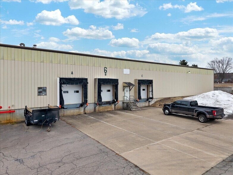 More Photos Of 15 E Elm St, Broadalbin Warehouse For Lease