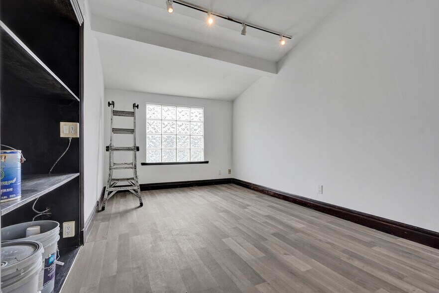 More Photos Of 51 E Commercial Blvd, Fort Lauderdale Medical For Sale