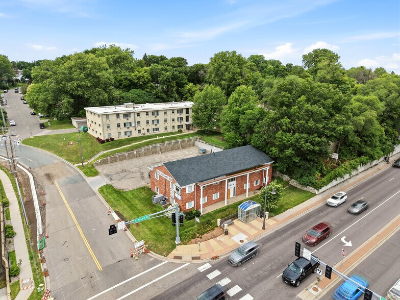 Primary Photo Of 1349 S Robert St, West Saint Paul Office For Sale