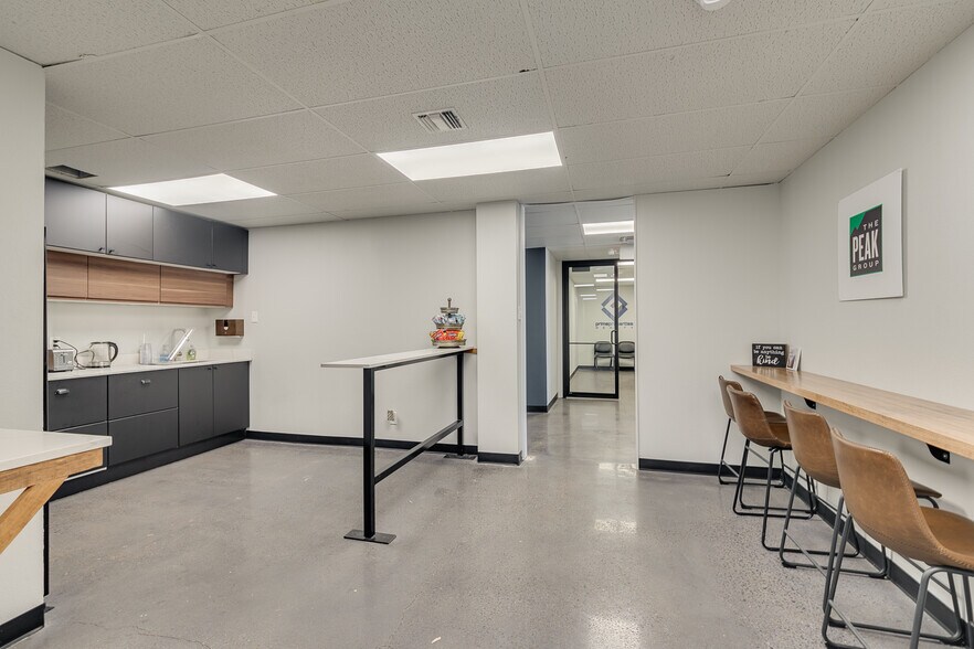 More Photos Of 4925 Davis Blvd, Fort Worth Office For Lease