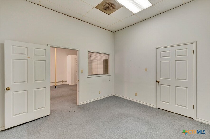 More Photos Of 119 E Main St, Cuero General Retail For Sale