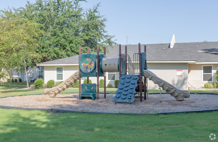 More Photos Of 4700 Park Towne Way, Montgomery Apartments For Sale