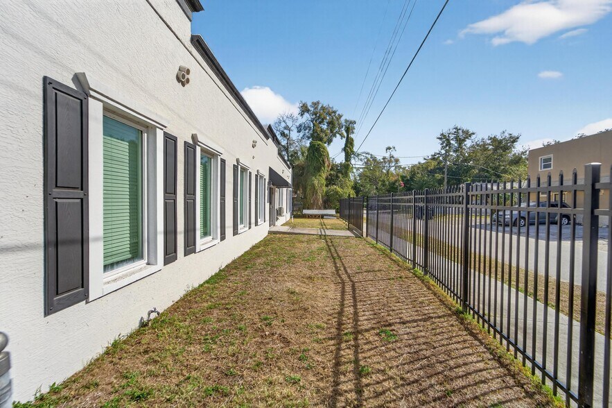 More Photos Of 3411 N 29th St, Tampa Office For Sale