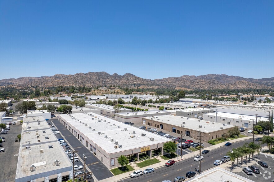More Photos Of 9601 Owensmouth Ave, Chatsworth Warehouse For Lease