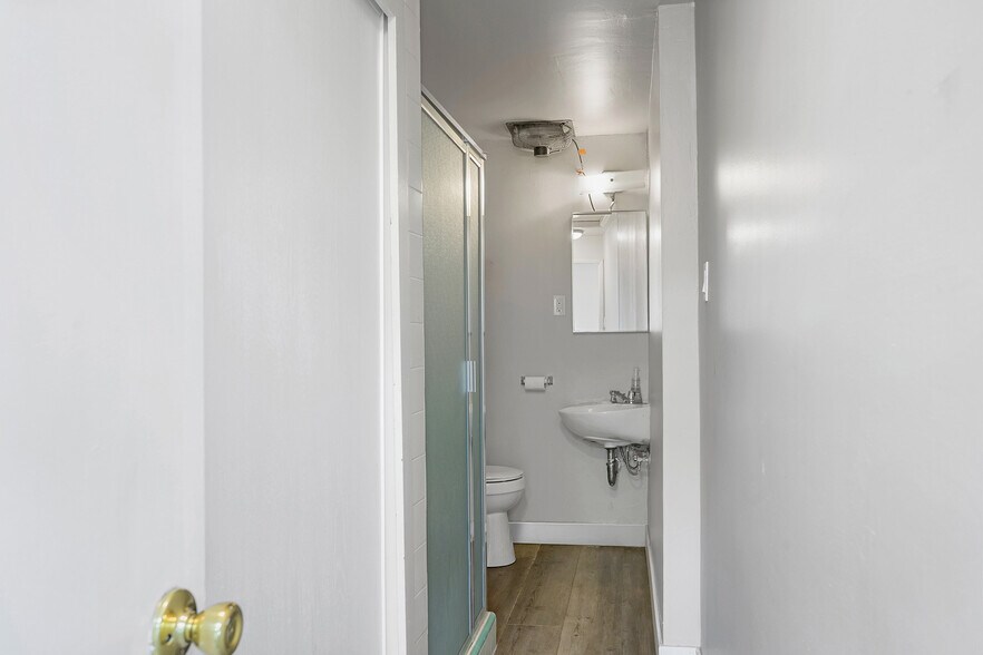 More Photos Of 2304-2306 Burbank blvd, Burbank Office Residential For Sale