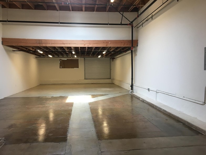 More Photos Of 3751 E Olympic Blvd, Los Angeles Office For Lease