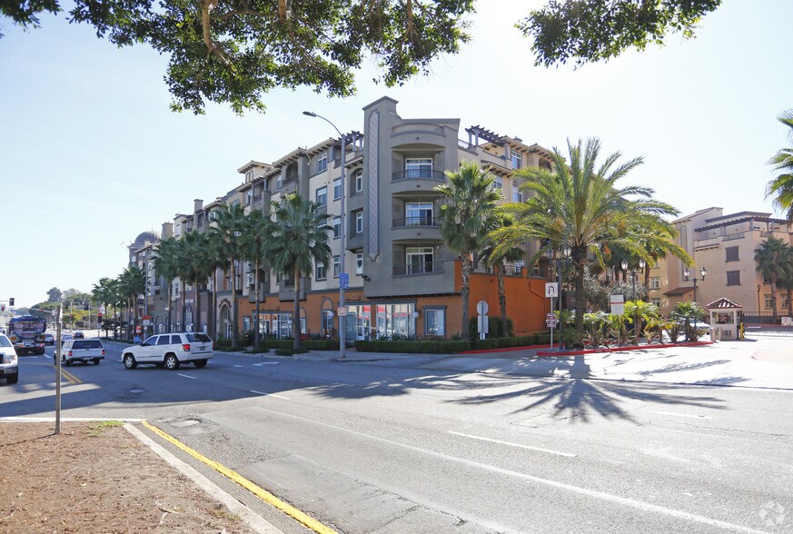 More Photos Of 8601 Lincoln Blvd, Los Angeles Apartments For Lease