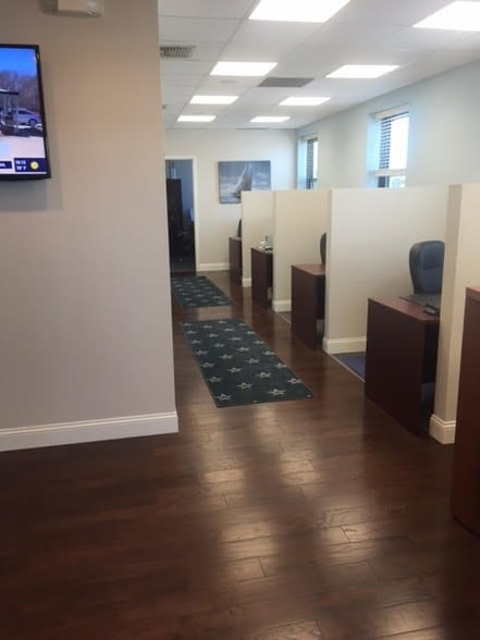 More Photos Of 330 Sunrise Hwy, Rockville Centre Office For Lease