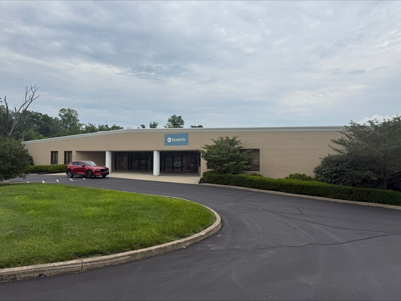 Primary Photo Of 2105 Patrick Dr, Burlington Schools For Sale