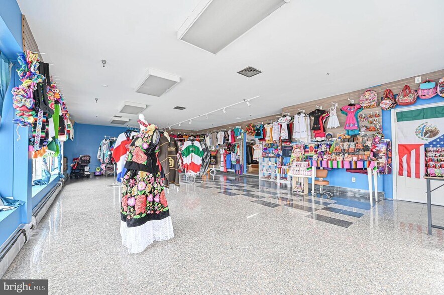 More Photos Of 13 N East Blvd, Vineland Flex For Sale