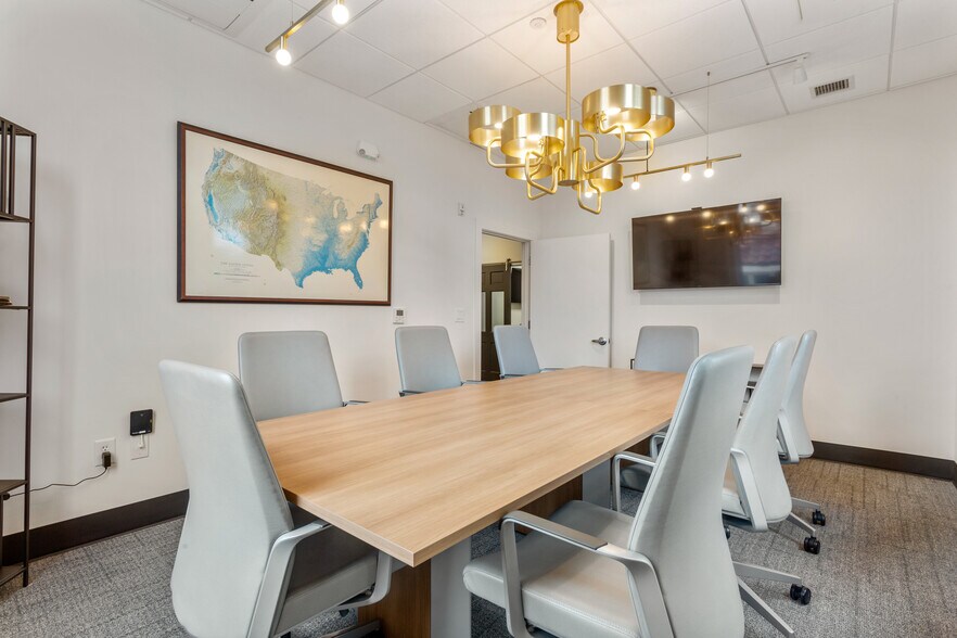 More Photos Of 312 Sycamore St, Decatur Office For Sale