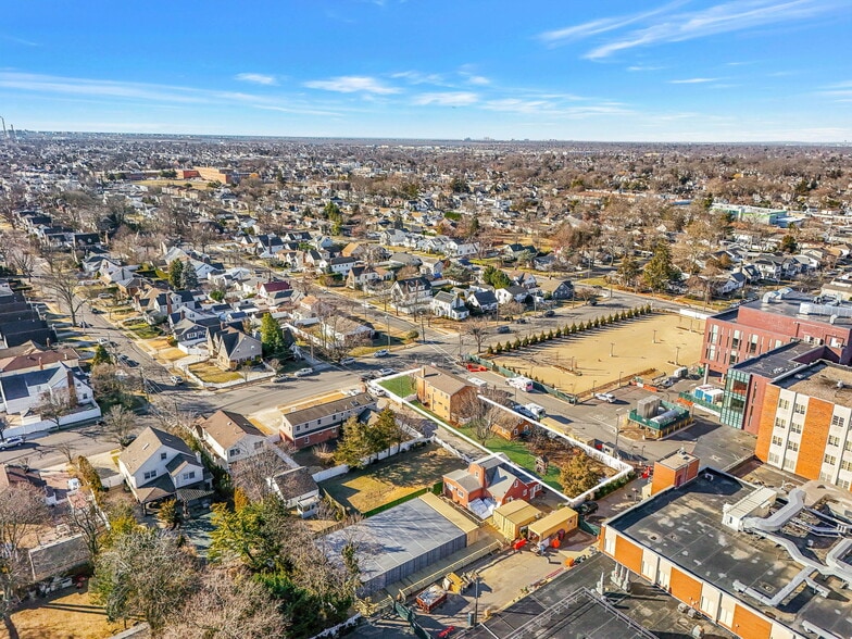 More Photos Of 33 Nassau Pky, Oceanside Land For Sale