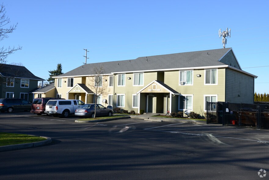 More Photos Of 1100 N Davis St, Cornelius Apartments For Sale