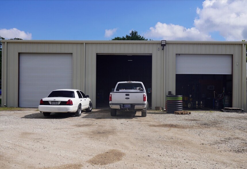 More Photos Of 1812 Avenue J, Galena Park Warehouse For Lease