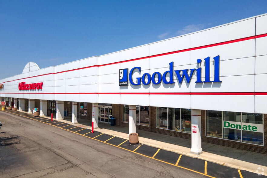 More Photos Of 120-152 Ogden Ave, Downers Grove Unknown For Lease