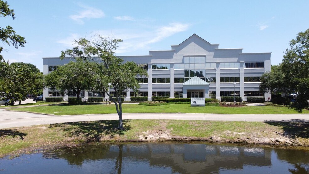 More Photos Of 8591 United Plaza Dr, Baton Rouge Office For Lease