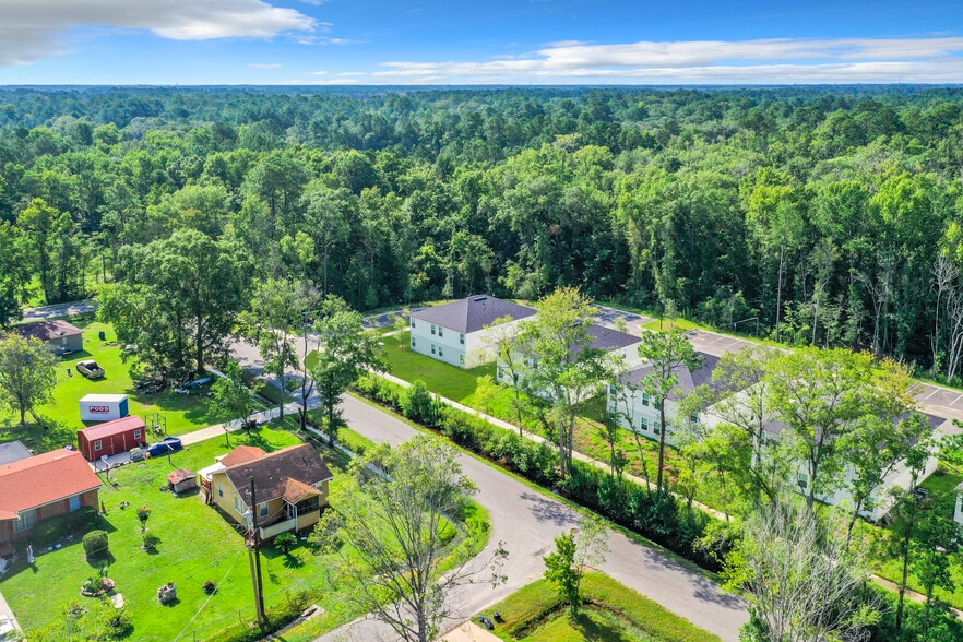 More Photos Of 6421 Breezy Oaks Way, Jacksonville Apartments For Sale