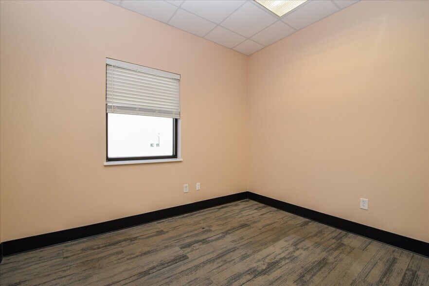 More Photos Of 1405 Mill Race Dr, Salem Industrial For Sale