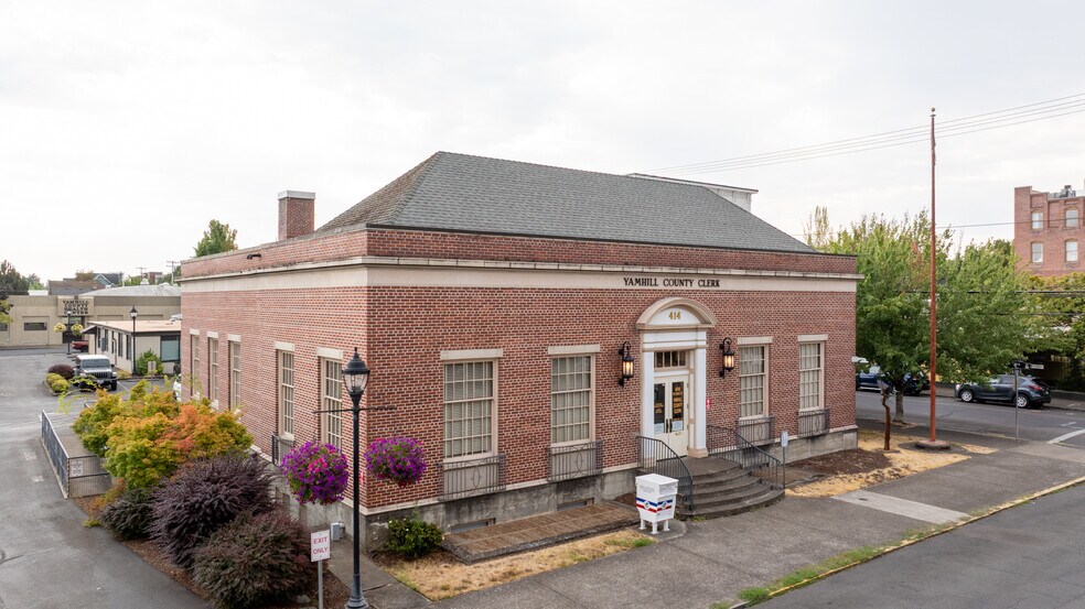 More Photos Of 414 NE Evans St, Mcminnville Office For Sale