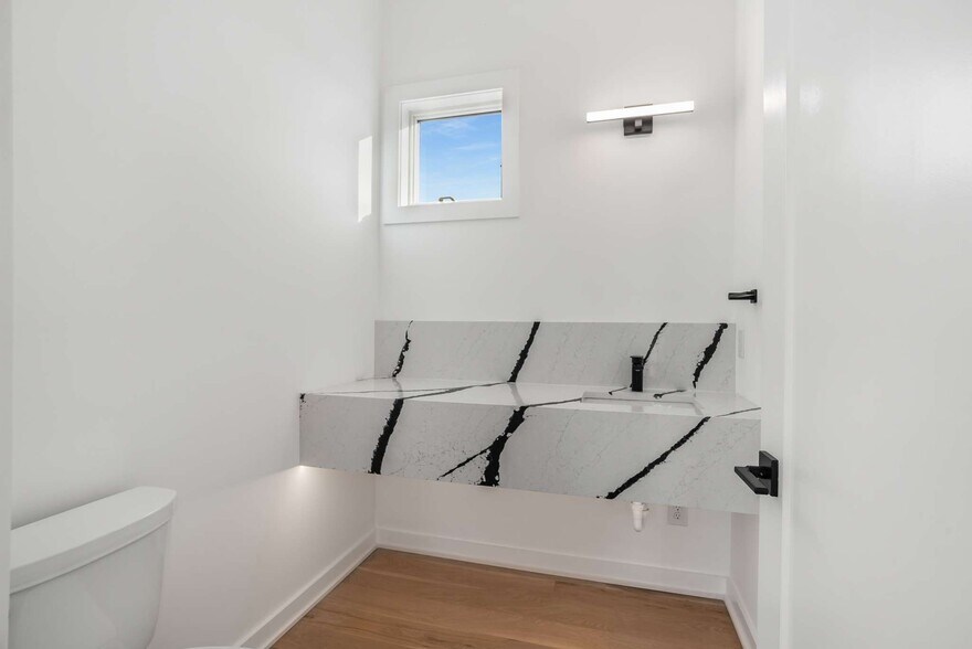 More Photos Of 1017 12th Ave S, Nashville Apartments For Sale
