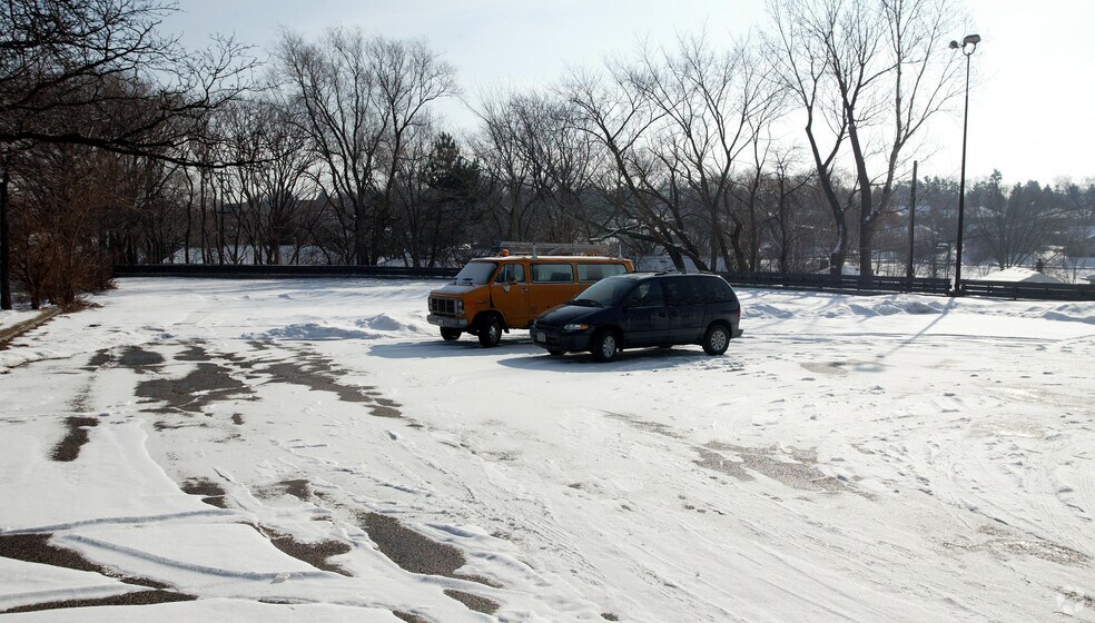 More Photos Of 10045 W Lisbon Ave, Milwaukee Office For Sale
