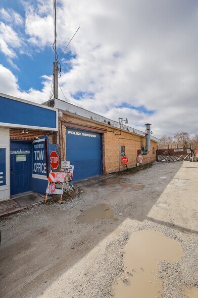 More Photos Of 8242-8248 S Roberts Rd, Bridgeview General Retail For Sale