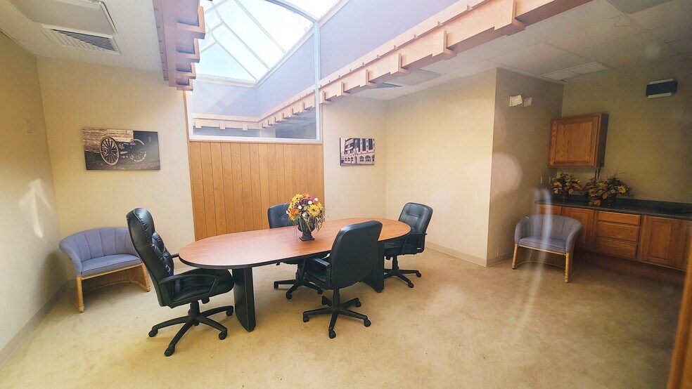 More Photos Of 710 W 8th St, Fort Scott Office For Sale