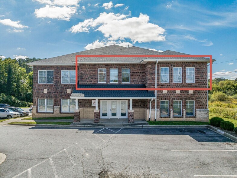 More Photos Of 120 Chadwick Square Ct, Hendersonville Medical For Lease