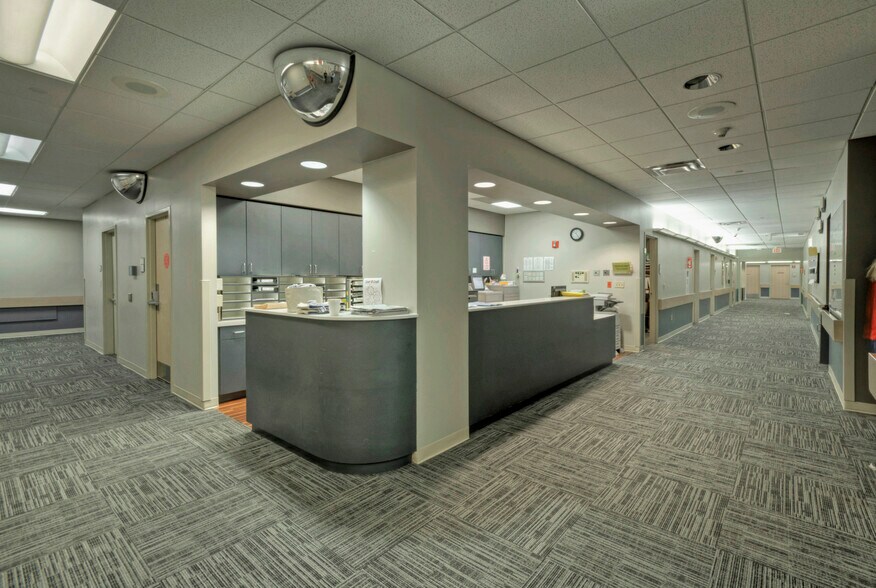 More Photos Of 3003 Bee Caves Rd, Rollingwood Hospital For Sale