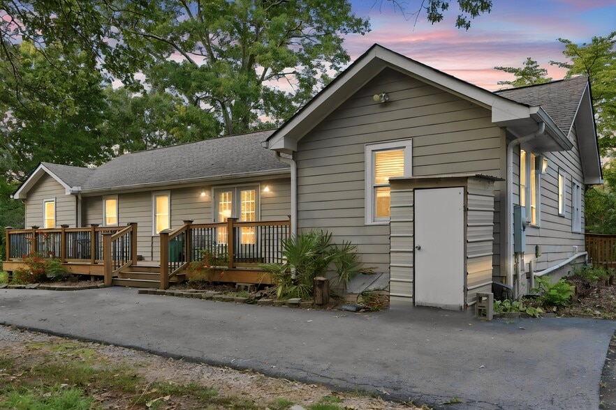 More Photos Of 3365 Thompson Bridge Rd, Gainesville Freestanding For Sale