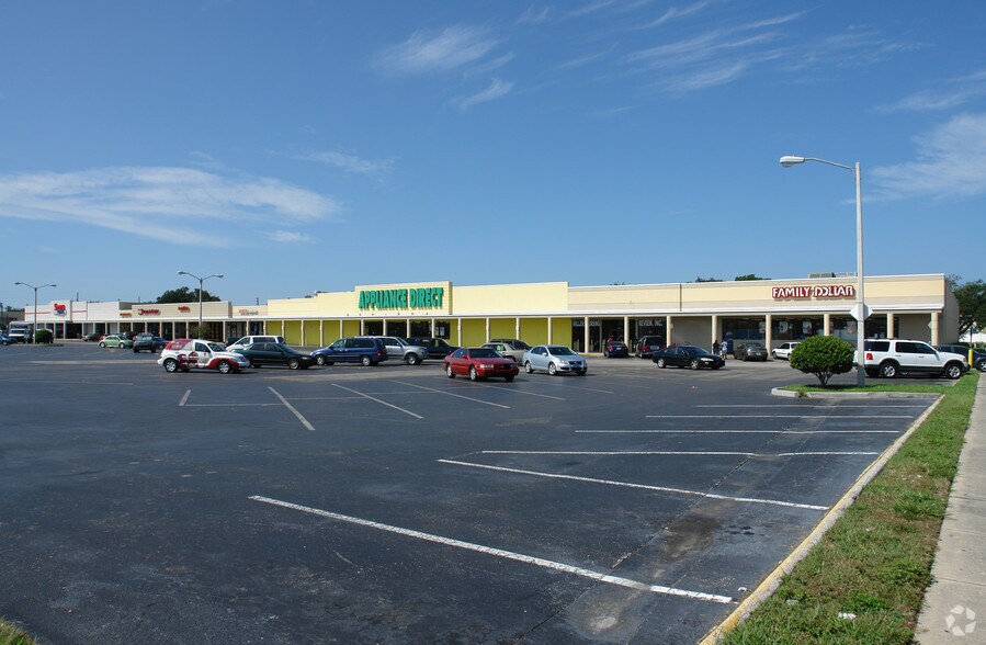 17001820 N Main St, Kissimmee, FL 34744 For Lease