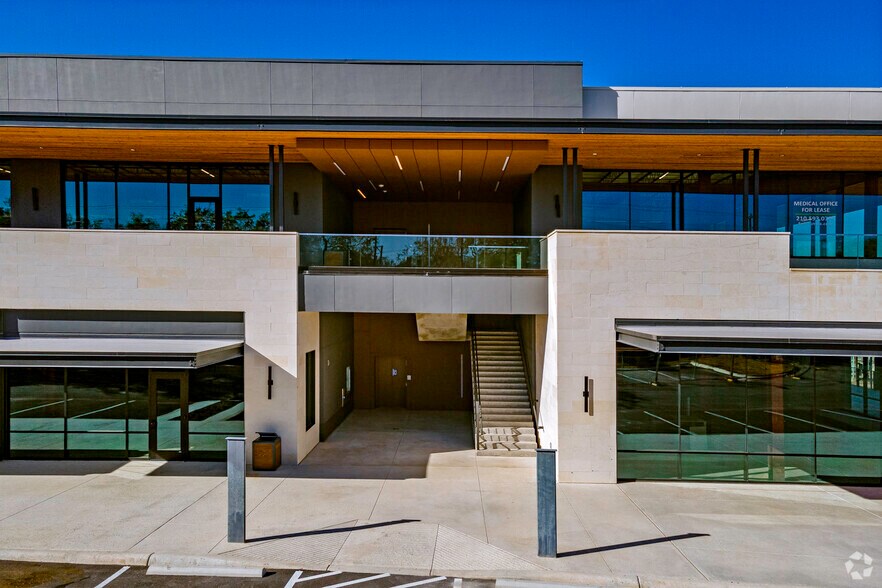 More Photos Of 8435 Wurzbach Rd, San Antonio Medical For Lease