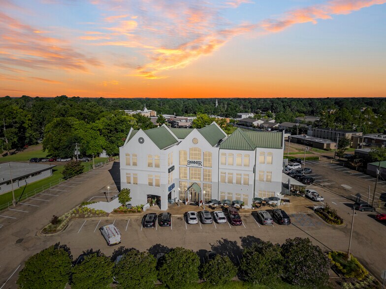 More Photos Of 4465 Interstate 55 N, Jackson General Retail For Lease