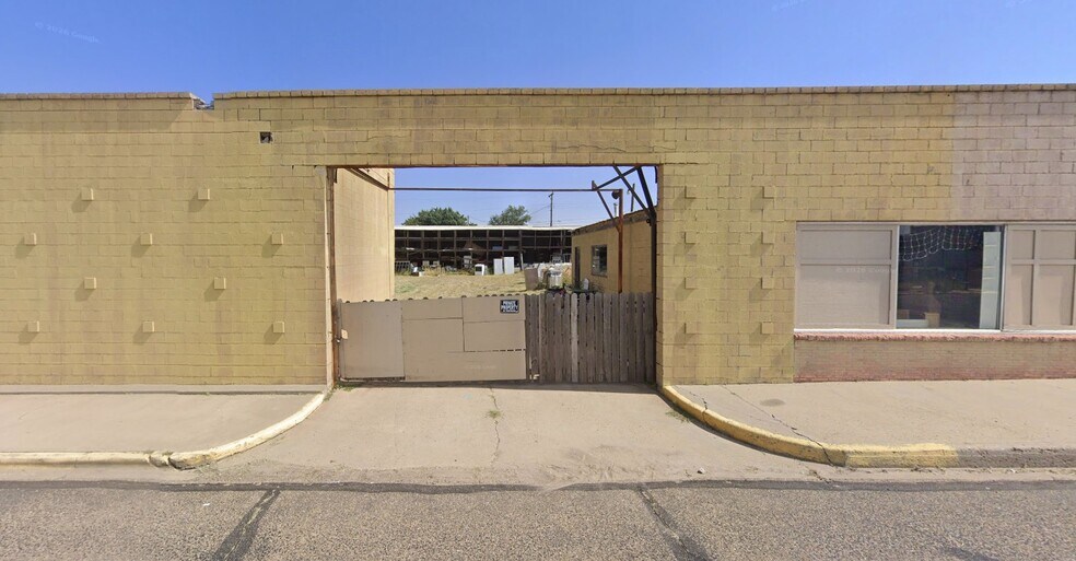 More Photos Of 300 Weatherly St, Borger General Retail For Sale
