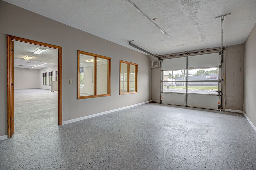 More Photos Of 4420 S Dixie Hwy, Franklin Office For Sale