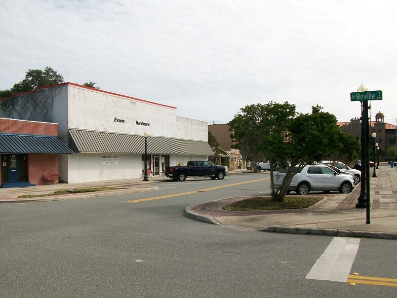 More Photos Of 124 Bushnell Plz, Bushnell Storefront Retail Office For Sale