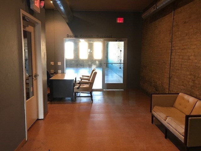 More Photos Of 146 Algoma Blvd, Oshkosh Office For Lease