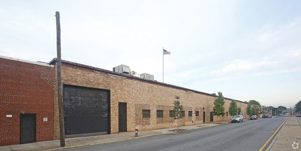 More Photos Of 580 Fountain Ave, Brooklyn Warehouse For Sale