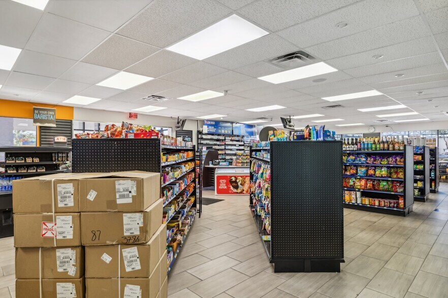 More Photos Of 12621 N Paradise Village Pky W, Phoenix Service Station For Sale