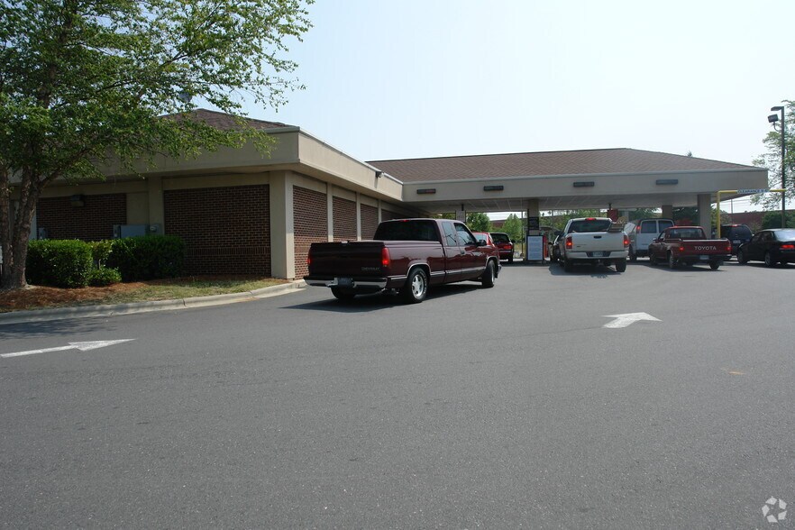 More Photos Of 9630 S Tryon St, Charlotte General Retail For Sale