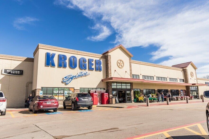 More Photos Of 4001-4101 W Green Oaks Blvd, Arlington Unknown For Lease