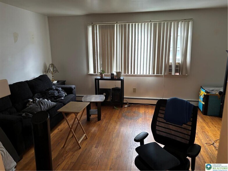 More Photos Of 435 W Main St, Pen Argyl Apartments For Sale