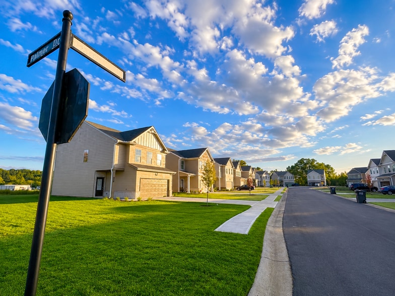 Primary Photo Of 300 Harrison Dr, Calhoun Apartments For Sale