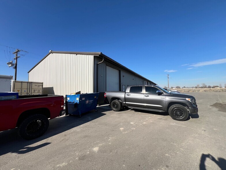 More Photos Of 4012 E Linden St, Caldwell Industrial For Lease
