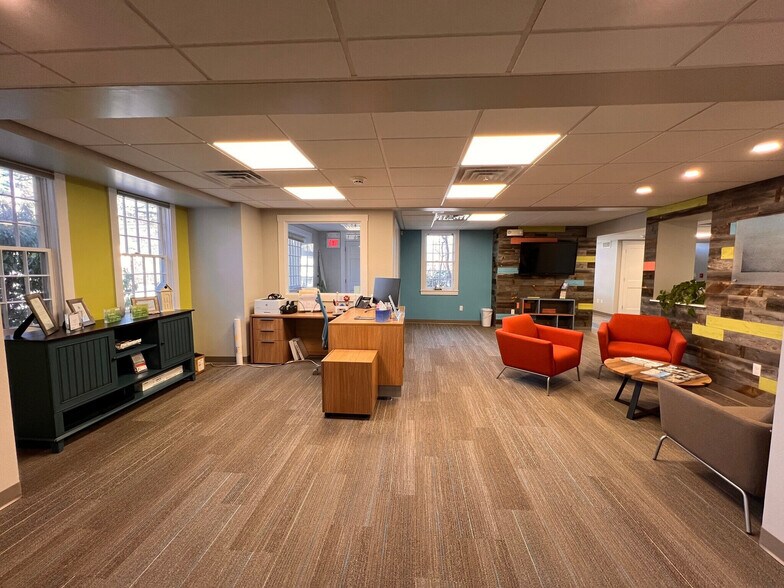Primary Photo Of 16 Long Sands Rd, York Medical For Lease